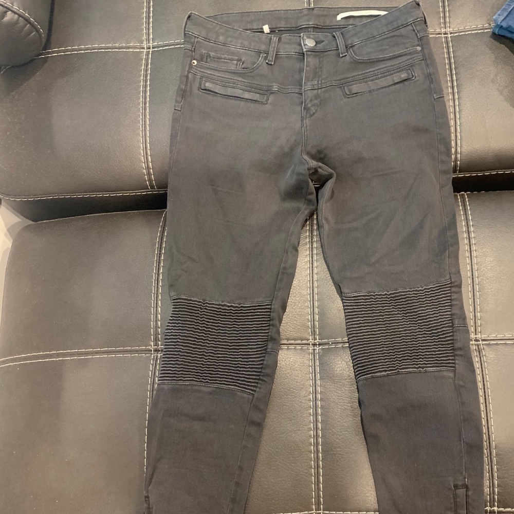 Grey Zara jeans with rocker details (size 6)!